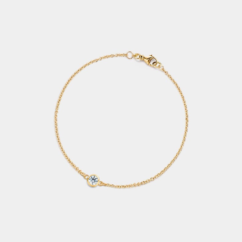Round Charm Bracelet · Moissanite